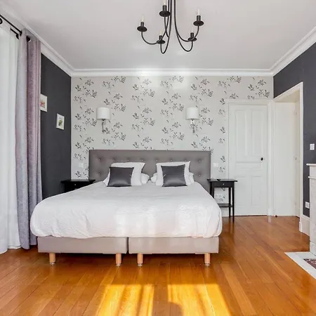 Le Clos Des Pervenches Jassans-Riottier Room photo