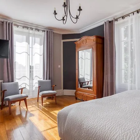 Le Clos Des Pervenches Jassans-Riottier Room photo